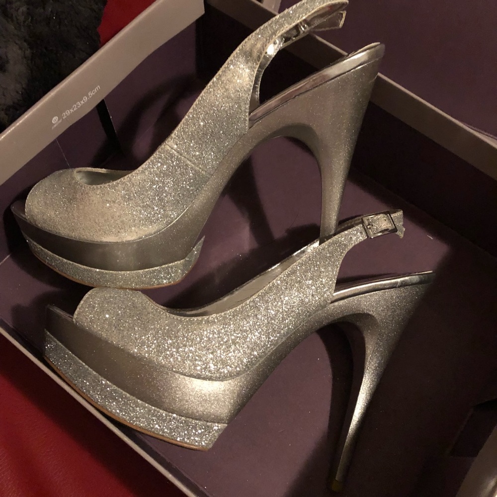 Bakers Sparkly Silver heels - Picture 6 of 8